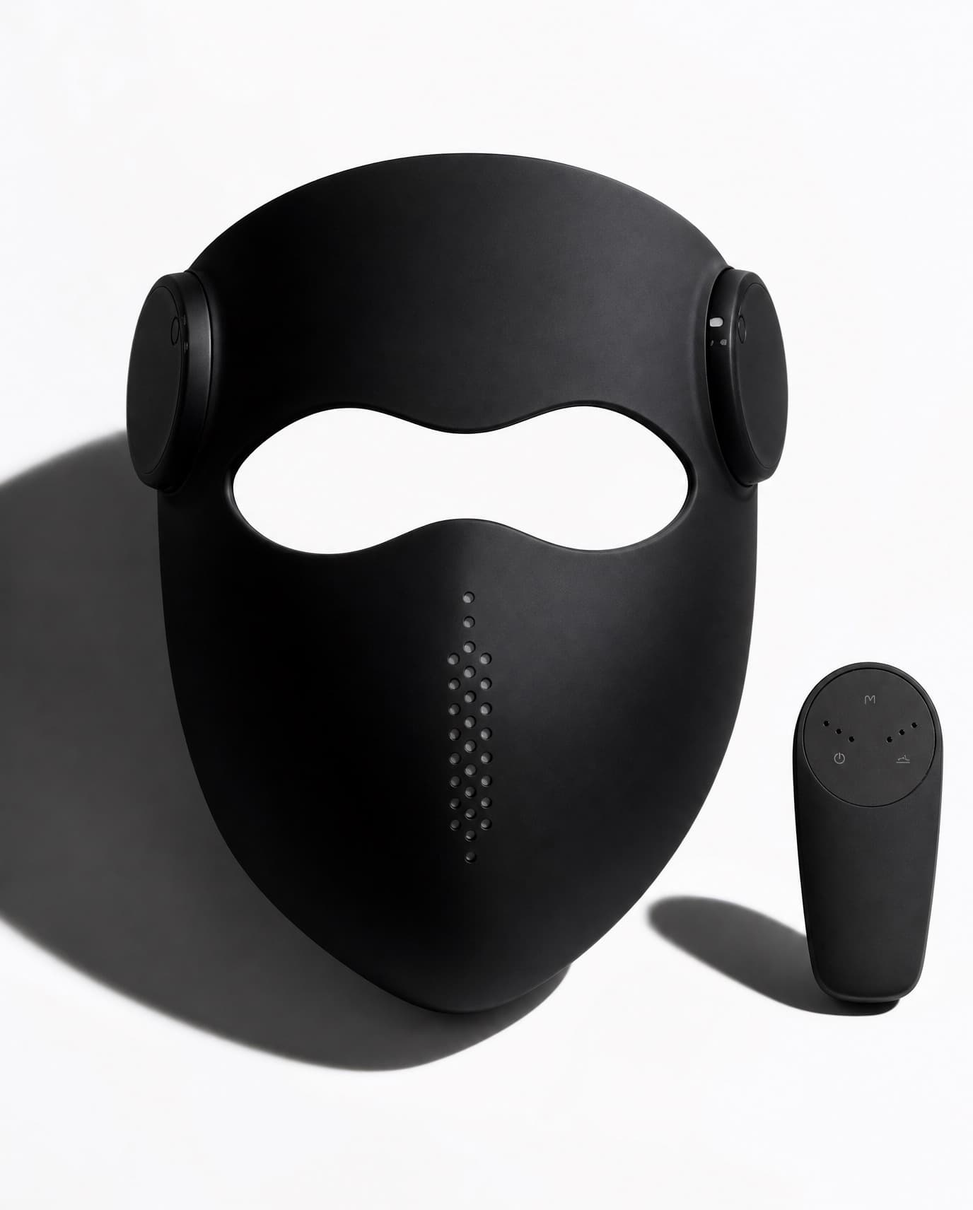 The Lumière mask and wireless remote